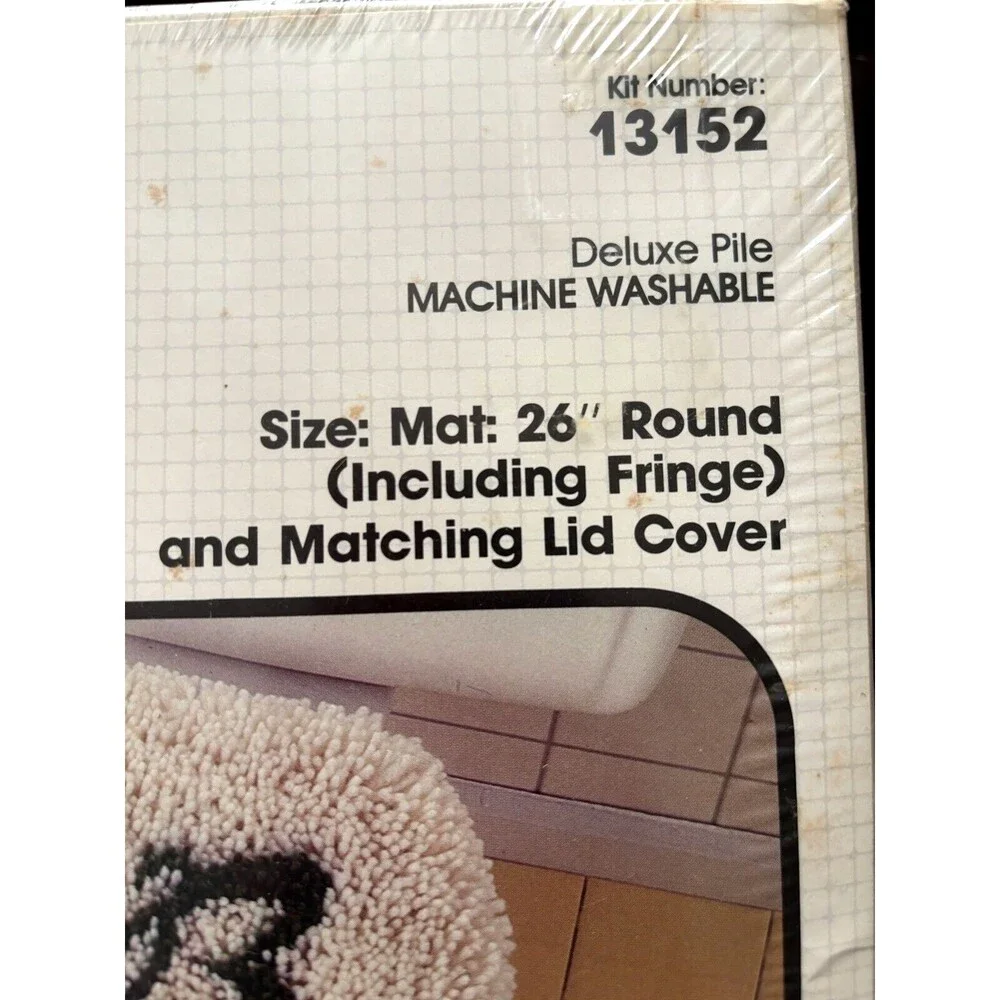 New Vintage Bucilla 13152 Latch Hook Monogram Bath Ensemble Fringe Mat/Lid Cover
